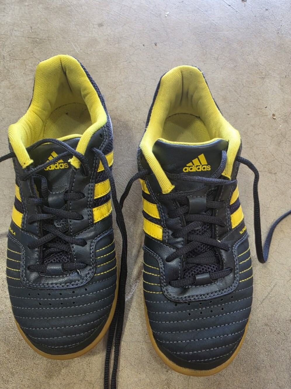 Adidas Super Sala Indoor Soccer Shoes Black Yellow Gum Sole Youth US 3